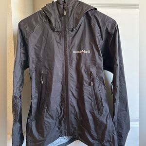 Women’s Montbell light jacket. Gray. Size S.
